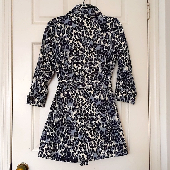 NWT. Forever 21 Cotton/Nylon Animal Print full lined coat w/2 side pockets, belt - Picture 2 of 6